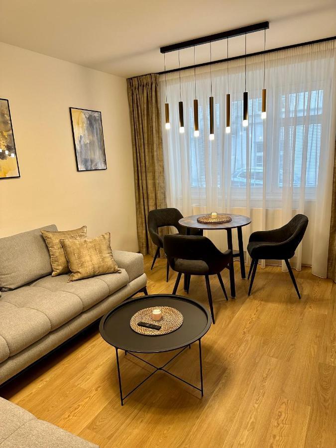 Panenska Apartament *